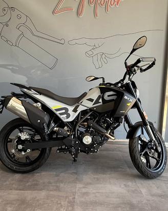 Benelli BKX 300 s