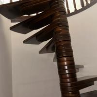 Scala a chiocciola legno massello