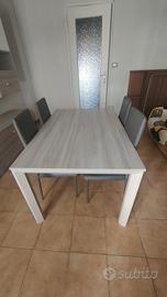 Tavolo allungabile + 4 Serie
