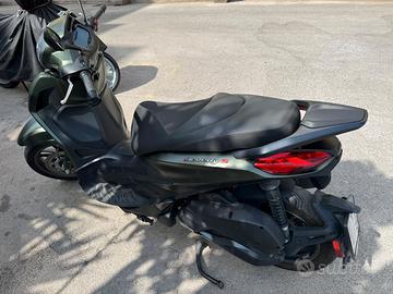 Beverly 300 S - 9000km