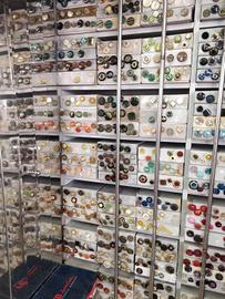 stock di bottoni 