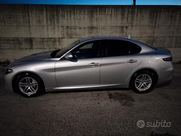 Ve do Alfa Romeo Giulia 2.2 150cv AT8