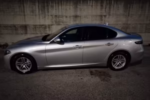 Ve do Alfa Romeo Giulia 2.2 150cv AT8