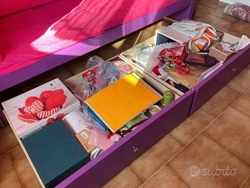 letto singolo viola con cassetti
