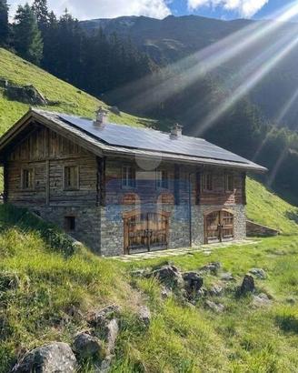 Rustico / Casale di 232 m² con più di 5 locali a S