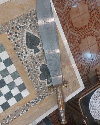 arredamento piante grasse e divano in pelle