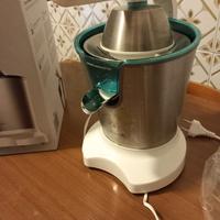 Spremiagrumi elettrico a leva