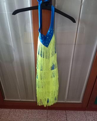 Abito da ballo con accessori