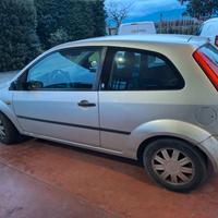 ford fiesta Ghia 2005 55kw