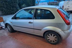 ford fiesta Ghia 2005 55kw