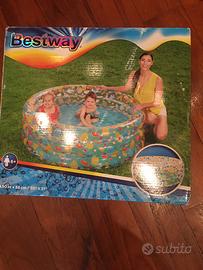 Piscina per bambini  con animaletti in gomma 