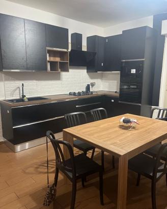 Cucina pari al nuovo
