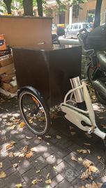 bici elettrica con cassonetto in legno