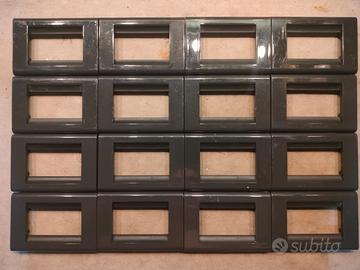 n. 12 placche art. 4713GR bticino living classic