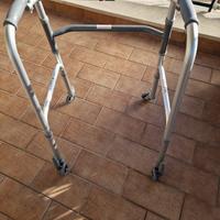 Girello deambulatore