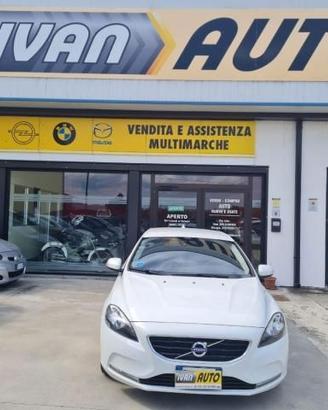 VOLVO V40 D2 1.6 DIESEL-ANNO 2014-Neopatentati