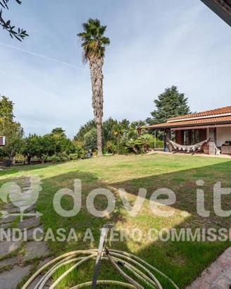 Villa di 423 m² con più di 5 locali e box auto a G