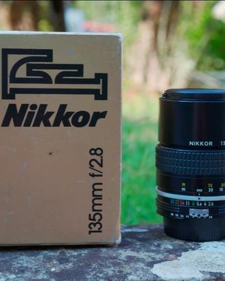Nikon Nikkor 135mm f/2.8 (con scatola)