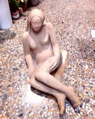 Statua artigianale in terracotta di Siena
