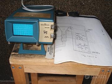 Oscilloscopio TEKTRONIX 221 da collezione