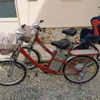 coppia biciclette elettriche