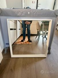 Specchio quadrato con cornice bianca 65x65