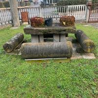 Tavolo in pietra da giardino