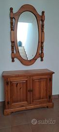 Mobiletto con specchiera  in legno massiccio.