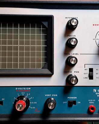 Oscilloscopio Bell e Howell Schools Mod. 10D-4540