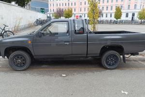Nissan king cab d21    valuto permuta con f