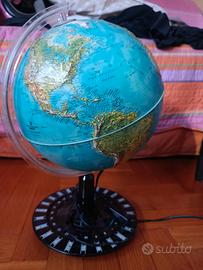 mappamondo con illuminazione interna 