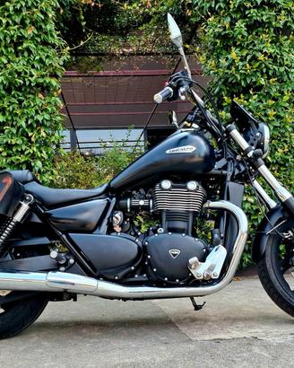 Moto Triumph Thunderbird Storm 1700