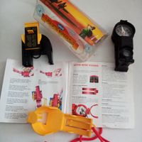 Bussola-torcia-binocolo-orologio solare