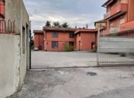 Immobile in asta di 3593 m² con 3 locali a Casaten