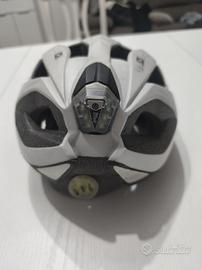 casco monopattino