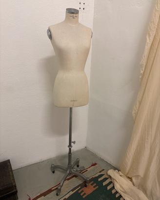 Manichino Tailor’s NY