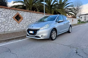 Peugeot 208  1.6 disel anno 2013