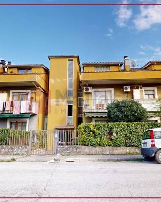 Attico / Mansarda di 85 m² con 3 locali a Cittaduc