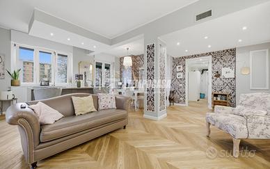 LUMINOSO QUADRILOCALE RISTRUTTURATO CON DOPPIA ESP