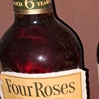 Bottiglia whisky Four Roses  old 6 years.