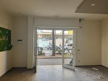 Locale uso uffici e/o commerciale