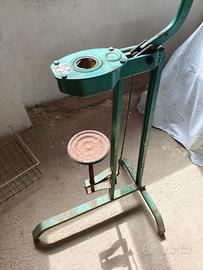 tappatrice manuale a leva 