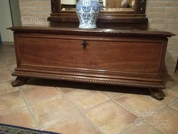 Cassapanca noce xviii secolo