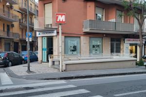 Bottega angolare ristrutturata - Centro Catania, C