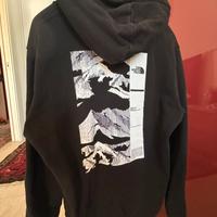 North Face felpa nera pari al nuovo
