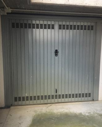 Box Garage Coperto (video sorvegliato 24h)