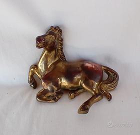 scultura antica in bronzo cavallo a riposo 