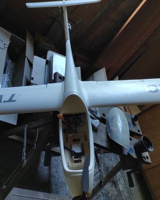 Aeromdello aliante ASW28