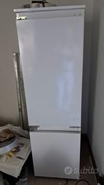 Frigorifero Ariston Hotpoint da incasso.