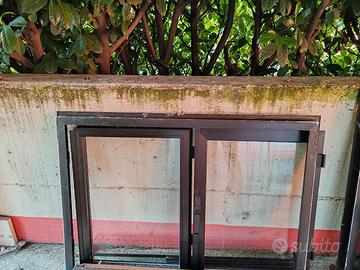 Finestre in alluminio con scuri 